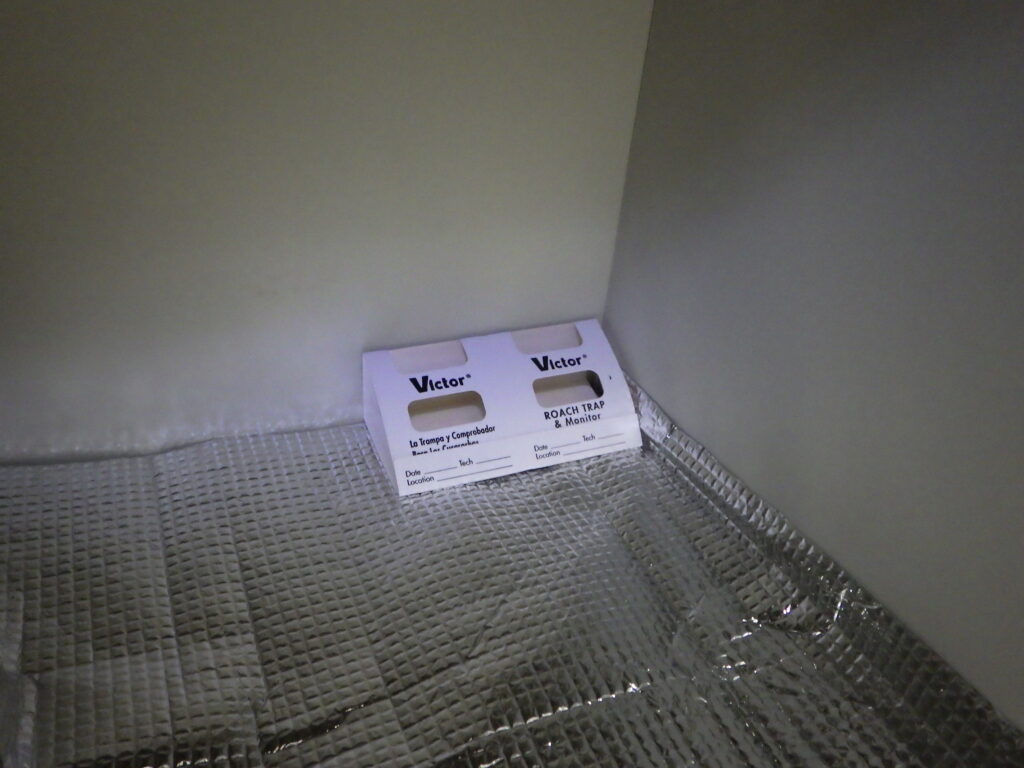モストップ不動産　ゴキブリトラップ設置
